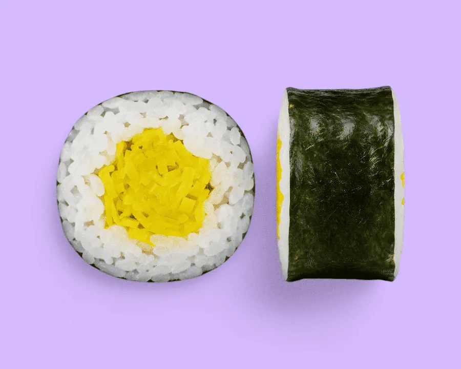 Ролл с редькой такуан